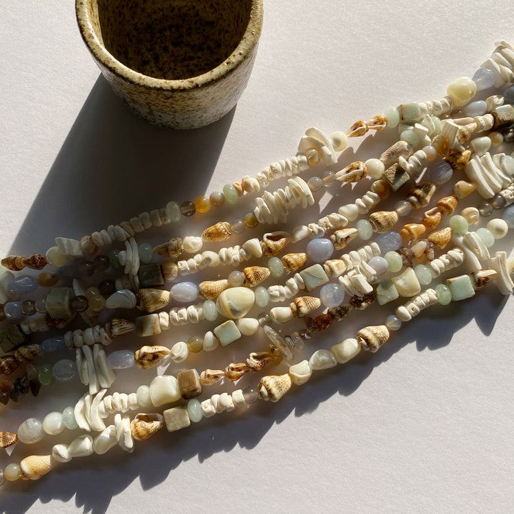 FRIENDSHIP ON THE BEACH